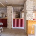 Cença Pizza Bar / IN arq+design - Interior Photography, Interior Design, Kitchen, Chair