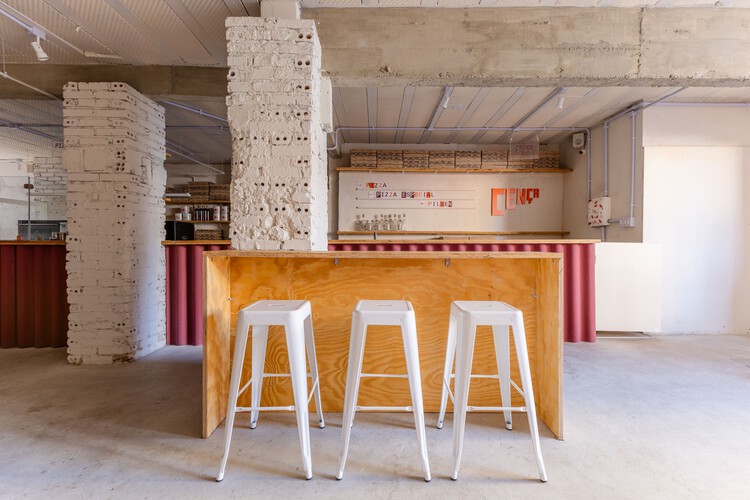 Cença Pizza Bar / IN arq+design - Fotografía interior, Cocina, Madera, Sillas