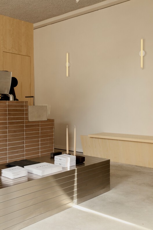 DAK coffee roasters / Barde + vanVoltt DAK coffee roasters / Barde + vanVoltt - Image 2 of 20