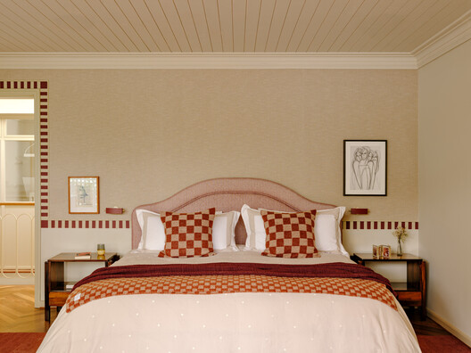 Cinco House / Memola Estúdio Cinco House / Memola Estúdio - Interior Photography, Bedroom, Bed, Wood, Lighting