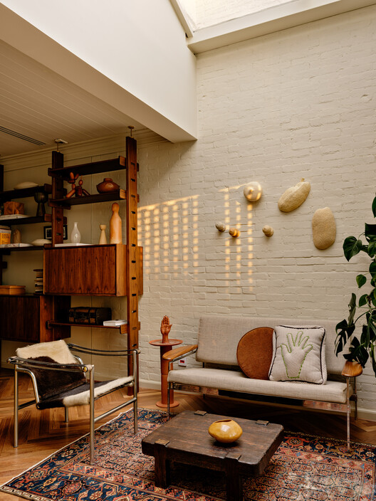 Cinco House / Memola Estúdio Cinco House / Memola Estúdio - Interior Photography, Living Room, Wood, Lighting