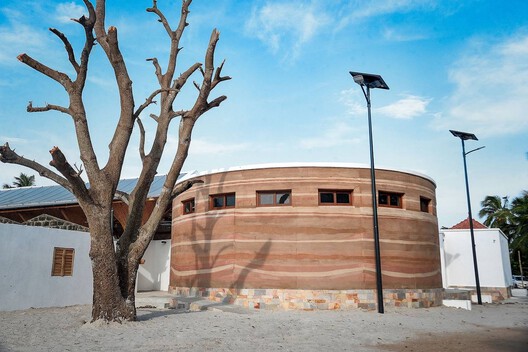 Mami Dan Temple of Toligbé Cultural Center / Maison Bignon Sossou - Exterior Photography