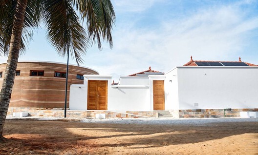 Mami Dan Temple of Toligbé Cultural Center / Maison Bignon Sossou - Exterior Photography