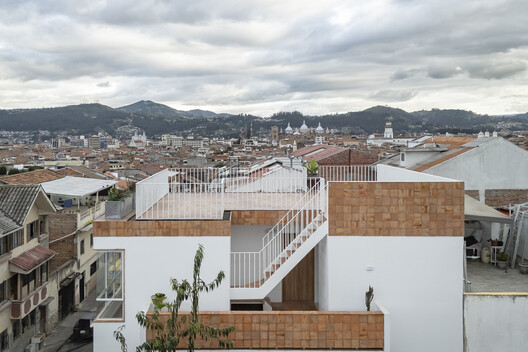 Martha Beatriz House / Atempo Arquitectura Martha Beatriz House / Atempo Arquitectura - Exterior Photography, Balcony, Handrail