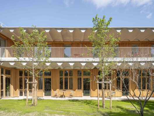 Espace Ambroise Croizat / TAUTEM Architecture Espace Ambroise Croizat / TAUTEM Architecture - Exterior Photography, Wood, Courtyard, Column