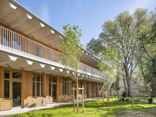 Espace Ambroise Croizat / TAUTEM Architecture Espace Ambroise Croizat / TAUTEM Architecture - Exterior Photography, Wood, Courtyard