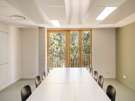 Espace Ambroise Croizat / TAUTEM Architecture Espace Ambroise Croizat / TAUTEM Architecture - Interior Photography, Wood, Lighting, Chair, Glass