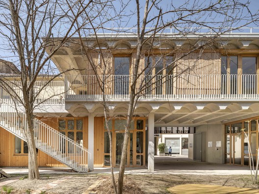 Espace Ambroise Croizat / TAUTEM Architecture Espace Ambroise Croizat / TAUTEM Architecture - Exterior Photography, Wood, Concrete, Column, Balcony