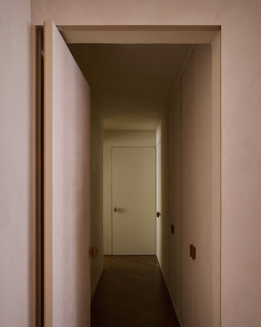 Colors Apartment / Lucas Jimeno Dualde - Interior Photography, Wood, Door, Concrete