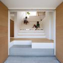 Before the Living Room: Entry Thresholds in Compact Urban Homes - 3 的图像 4