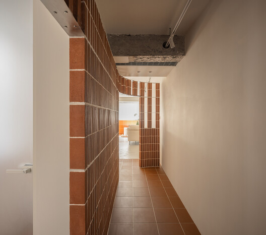 Before the Living Room: Entry Thresholds in Compact Urban Homes Before the Living Room: Entry Thresholds in Compact Urban Homes - Image 7 of 30