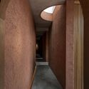 Before the Living Room: Entry Thresholds in Compact Urban Homes - 1 的图像 4