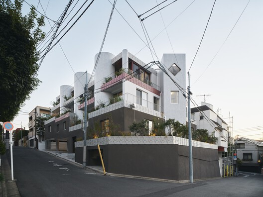 Apartment in Uehara / ULTRA STUDIO Apartment in Uehara / ULTRA STUDIO - Image 6 of 37