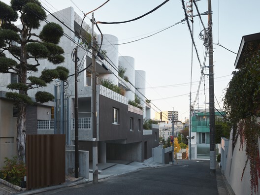 Apartment in Uehara / ULTRA STUDIO Apartment in Uehara / ULTRA STUDIO - Exterior Photography, Balcony