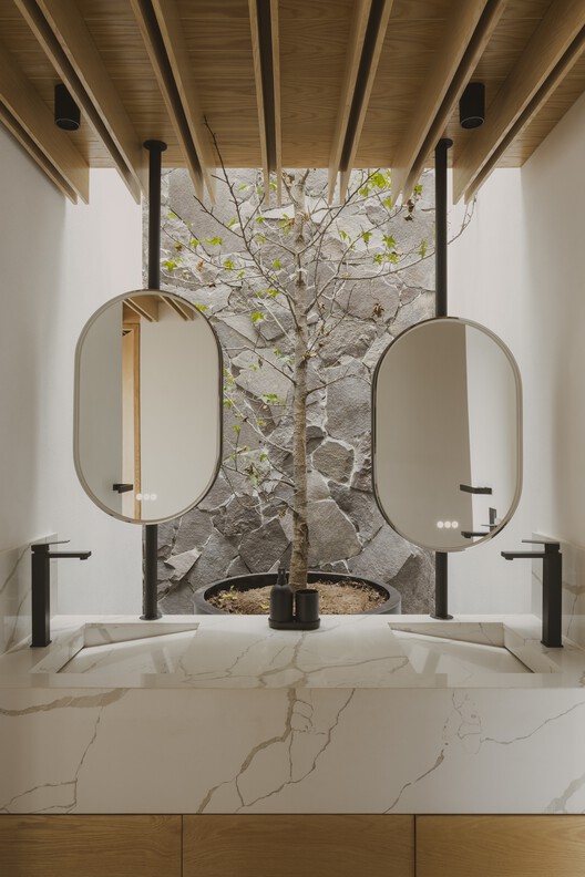 Casa Para Ver La Peña / Tenter Studio Casa Para Ver La Peña / Tenter Studio - Interior Photography, Bathroom, Lighting