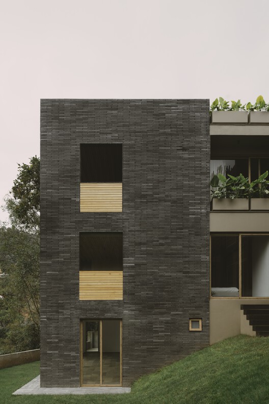 Casa Para Ver La Peña / Tenter Studio - Exterior Photography, Brick, Concrete