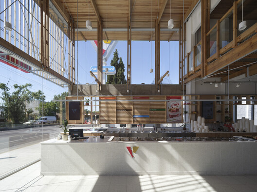 Veneciana Escalada Drive-Thru Ice Cream Shop / DRM Arquitectura Veneciana Escalada Drive-Thru Ice Cream Shop / DRM Arquitectura - Image 8 of 35
