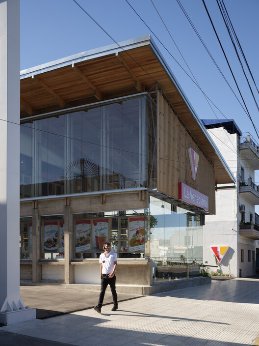 Veneciana Escalada Drive-Thru Ice Cream Shop / DRM Arquitectura Veneciana Escalada Drive-Thru Ice Cream Shop / DRM Arquitectura - Exterior Photography