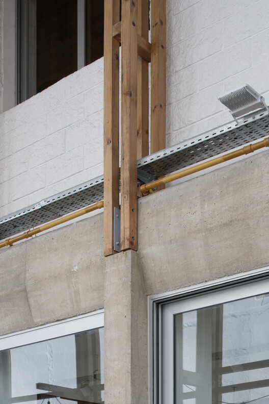 Veneciana Escalada Drive-Thru Ice Cream Shop / DRM Arquitectura Veneciana Escalada Drive-Thru Ice Cream Shop / DRM Arquitectura - Interior Photography, Wood, Beam