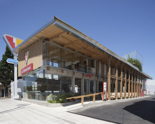 Veneciana Escalada Drive-Thru Ice Cream Shop / DRM Arquitectura Veneciana Escalada Drive-Thru Ice Cream Shop / DRM Arquitectura - Exterior Photography