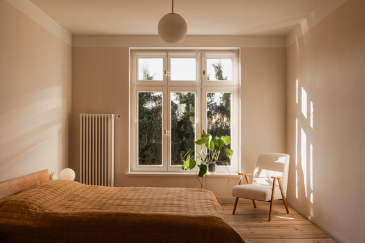 Modernist Harmony in a Historic Villa / LBWA Modernist Harmony in a Historic Villa / LBWA - Interior Photography, Bedroom, Wood, Lighting, Bed