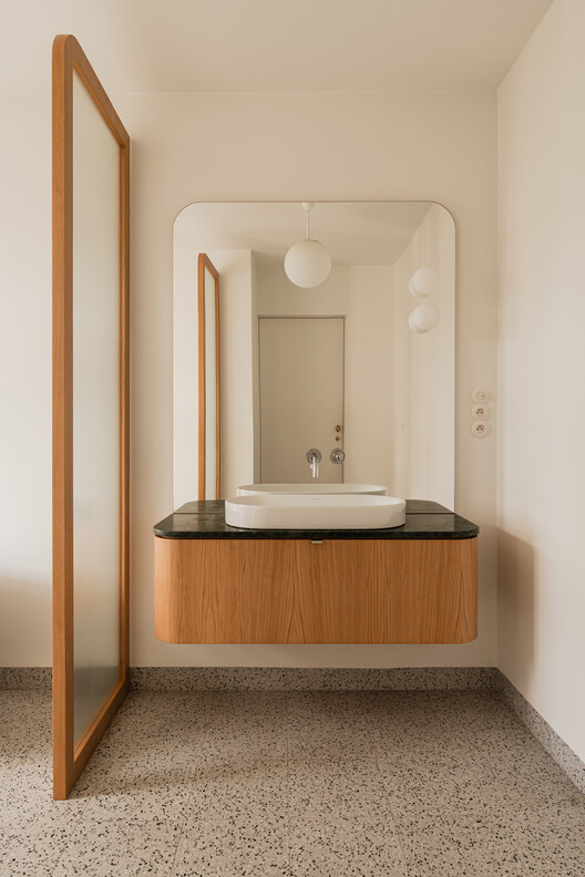 Modernist Harmony in a Historic Villa / LBWA Modernist Harmony in a Historic Villa / LBWA - Image 20 of 26