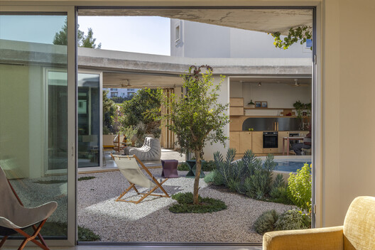 The Avlí Houses  / Ona i Ona Architecture and Design - Exterior Photography, Concrete, Garden, Courtyard