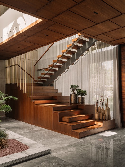 The House of Green Court / andblack design studio - Image 5 of 38