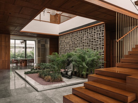 The House of Green Court / andblack design studio - Image 18 of 38