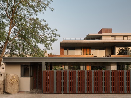 The House of Green Court / andblack design studio - Image 8 of 38