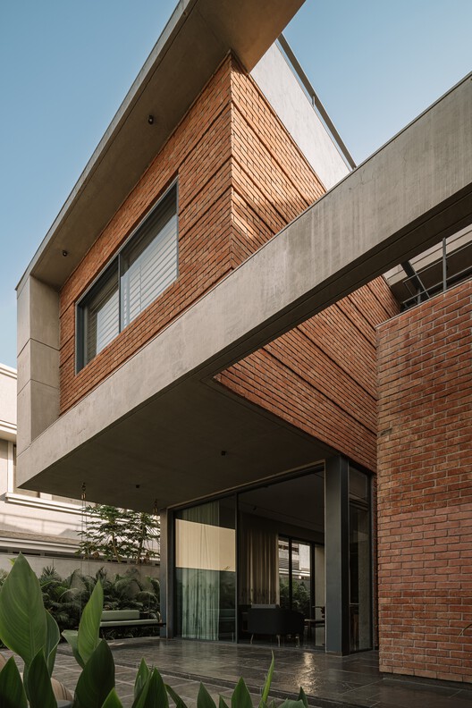The House of Green Court / andblack design studio - Exterior Photography, Wood