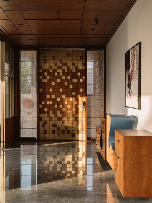 The House of Green Court / andblack design studio - Interior Photography, Wood, Lighting, Glass