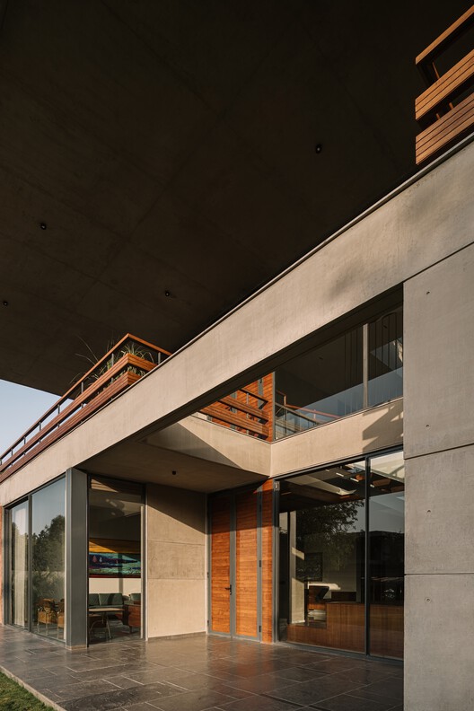 The House of Green Court / andblack design studio - Image 14 of 38