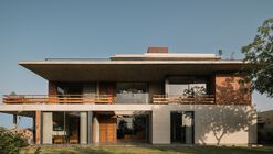 The House of Green Court / andblack design studio
