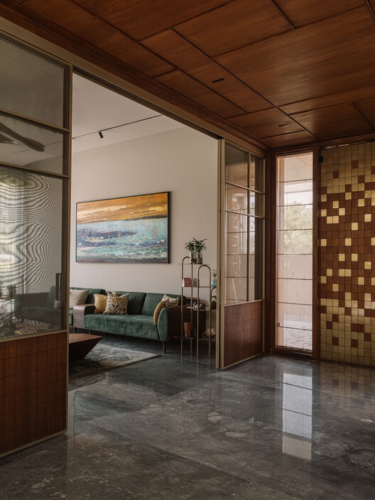 The House of Green Court / andblack design studio - Interior Photography, Wood, Lighting, Chair, Glass