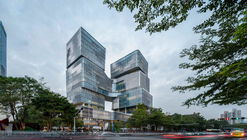 Luohu Library and Youth Activity Center  / Shenzhen Huahui Design + iDEA
