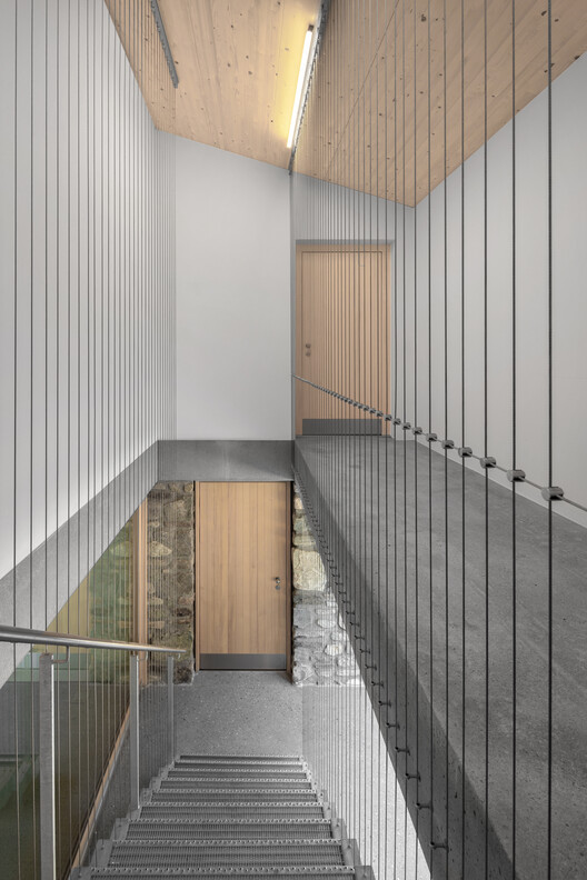 Vergalderie - Alpine Guesthouse and Gallery / Christian Tonko - Interior Photography, Wood, Glass, Handrail