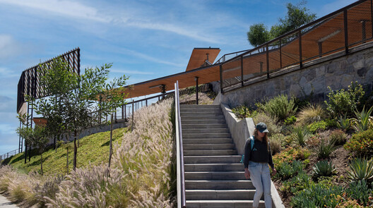 René Schneider Park / CAW Arquitectos René Schneider Park / CAW Arquitectos - Exterior Photography, Stairs, Handrail