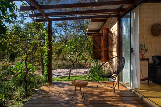 Mel House / Francisco Lang Arquitetura Mel House / Francisco Lang Arquitetura - Exterior Photography, Wood, Chair, Deck, Patio