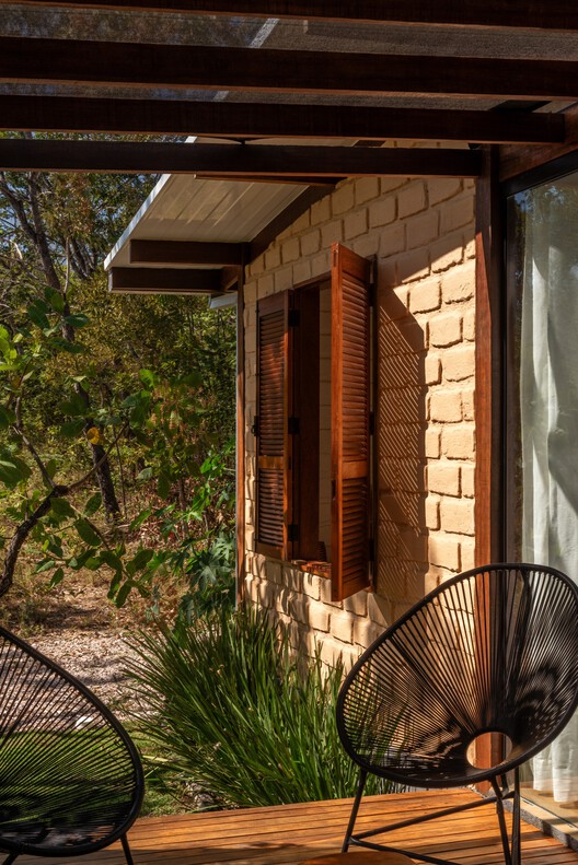 Mel House / Francisco Lang Arquitetura Mel House / Francisco Lang Arquitetura - Exterior Photography, Wood, Chair, Garden, Patio