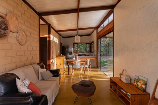 Mel House / Francisco Lang Arquitetura Mel House / Francisco Lang Arquitetura - Interior Photography, Living Room, Wood, Beam