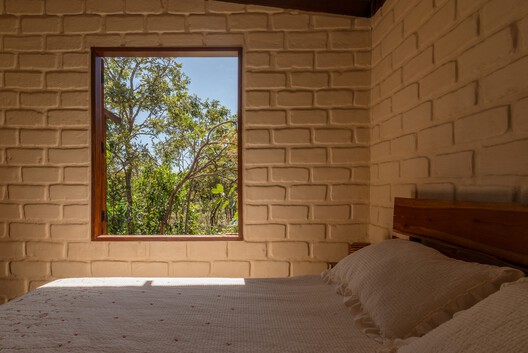 Mel House / Francisco Lang Arquitetura Mel House / Francisco Lang Arquitetura - Interior Photography, Bedroom, Wood, Brick, Bed