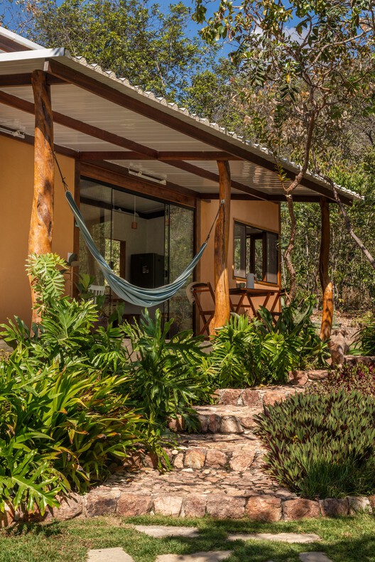 Mel House / Francisco Lang Arquitetura Mel House / Francisco Lang Arquitetura - Exterior Photography, Garden, Chair