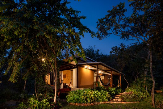 Mel House / Francisco Lang Arquitetura Mel House / Francisco Lang Arquitetura - Exterior Photography, Garden