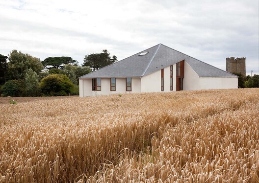 Living in a Pyramid: 6 Projects Adapting a Classic Shape to Residential Design Living in a Pyramid: 6 Projects Adapting a Classic Shape to Residential Design - Image 8 of 8
