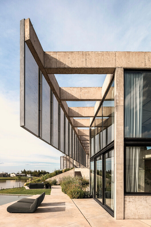 Lomadas House / Grizzo Studio Lomadas House / Grizzo Studio - Exterior Photography, Concrete, Beam