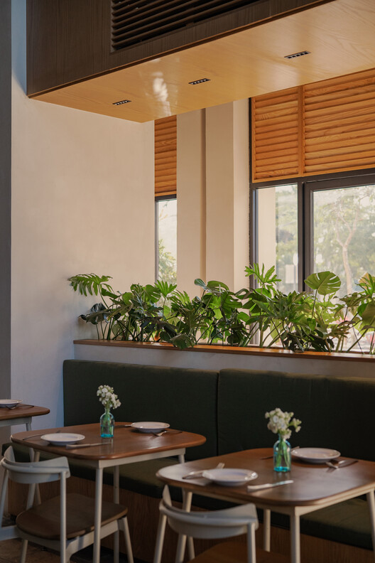 Mimado Restaurant / García de Alba + Ponce Arquitectos - Interior Photography, Dining room, Wood, Table, Chair