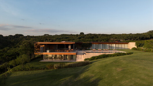 Flow House / Felipe Caboclo Arquitetura Flow House / Felipe Caboclo Arquitetura - Image 1 of 22