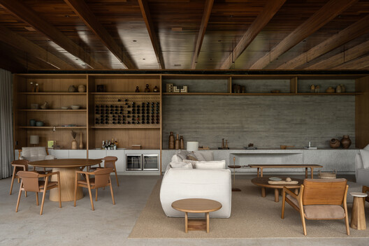 Flow House / Felipe Caboclo Arquitetura Flow House / Felipe Caboclo Arquitetura - Interior Photography, Kitchen, Wood, Table, Chair