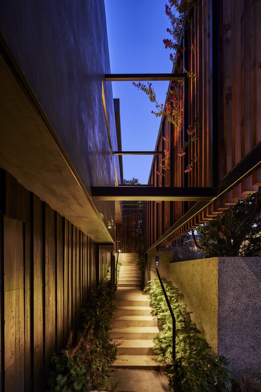 Ridge Residence / Hsu McCullough - Image 9 of 17